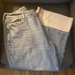 Relaxed Blue Jeans with Stonewashed Finish and Cuffed Hem
